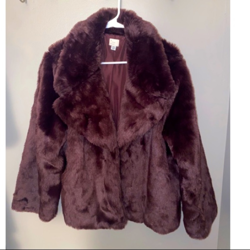 MAROON FAUX FUR jacket